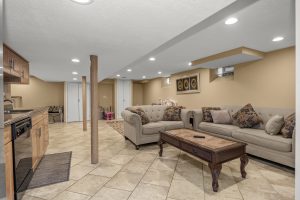 img data-src="realestatephotoediting.jpg" alt=""