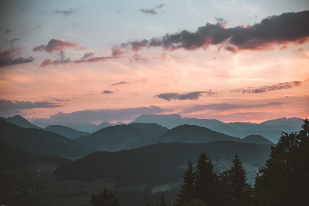img src="realestatephotoediting.jpg" alt="sunset sky"