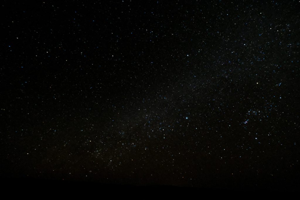 img data-src="realestatephotoediting.jpg" alt="star background"